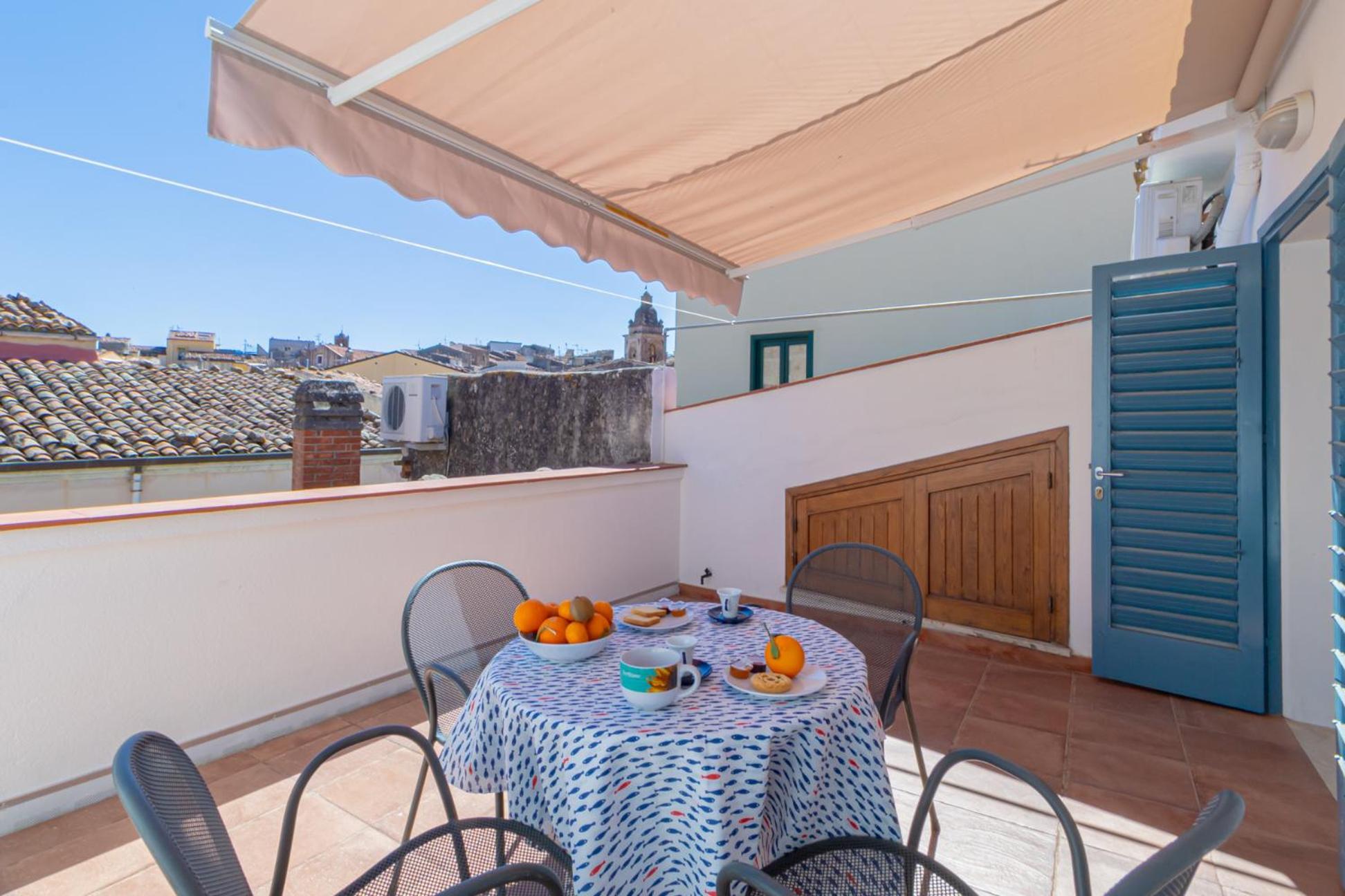 Case Spazioscena - Talia Castelbuono  Exterior photo